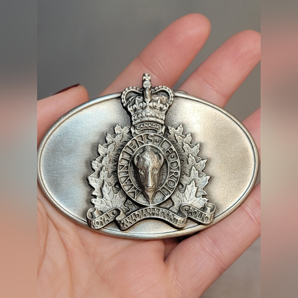 RCMP Royal Canadian Mounted Belt Buckle In Excellent Condition!
